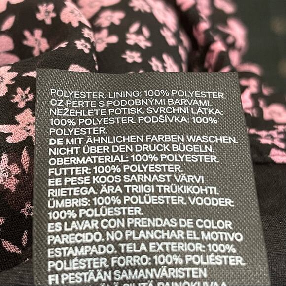 H&M Divided Black & Pink Floral Long Sleeve Crop Top w/ Smocked Back - Large - Picture 11 of 12